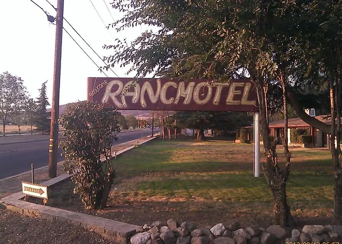Hotel: Ranch Motel